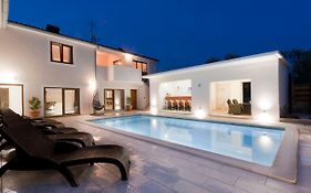 Funcic Apartments 2 App